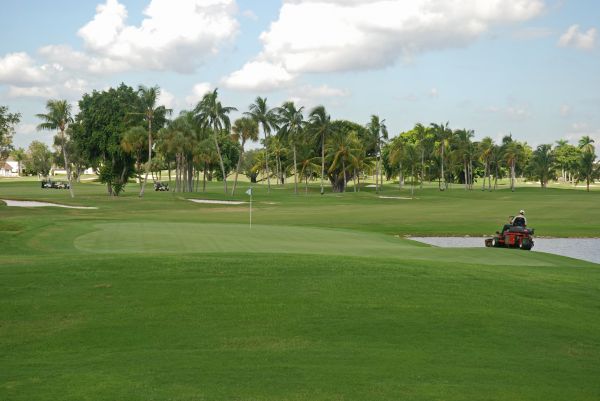 Cost of Golf Course Maintenance in Woodstock